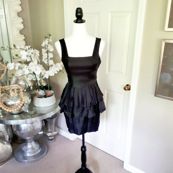 NWOT H & M black short fitted sleeveless dress - Picture 6 of 8